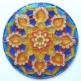 /album/mandalky-malovane-na-skle/mandala-z-kouzel-svet-vitraz-malba-na-skle-magdala-roztoky-cz-monika-lainova-jpg1/